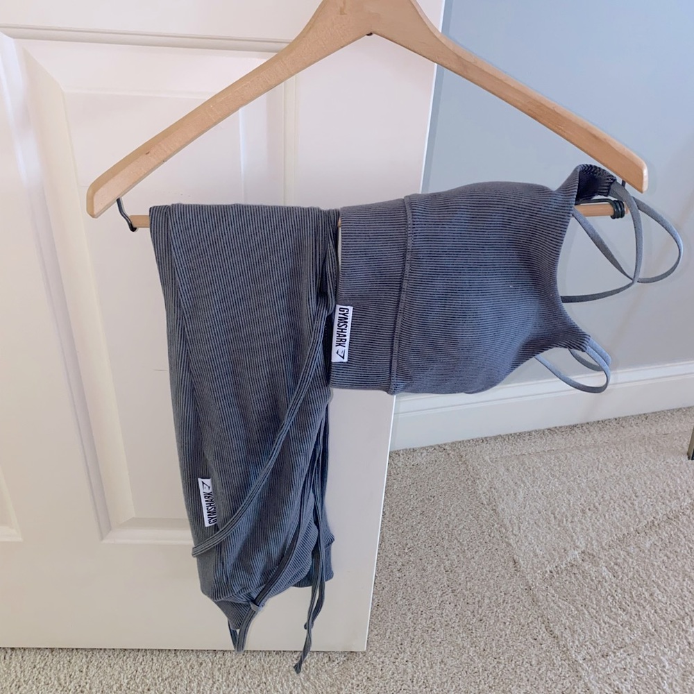 Gymshark legging and sports bra matching set.